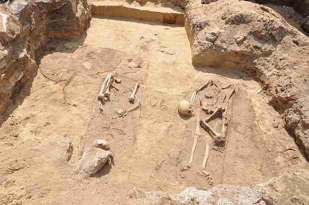 Des tombes de vampires exhumées en Pologne (Gliwice)