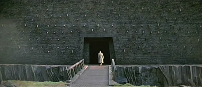 Mann, Michael. La forteresse noire. 1983