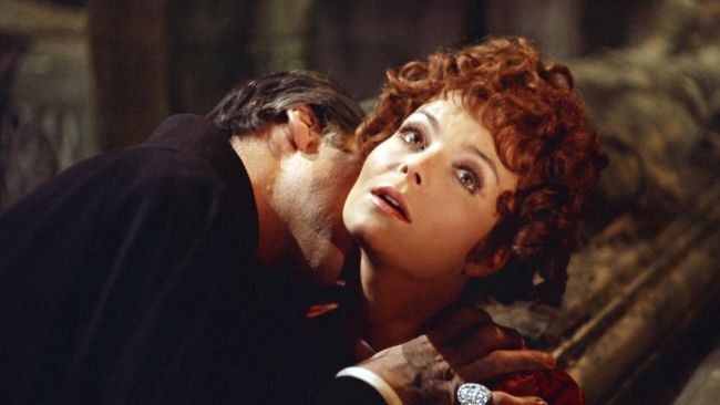 sasdy-messe-dracula-1970-4 Sasdy, Peter. Une messe pour Dracula. 1970